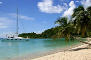 Sailing Yacht Akasha - at the beach.jpeg